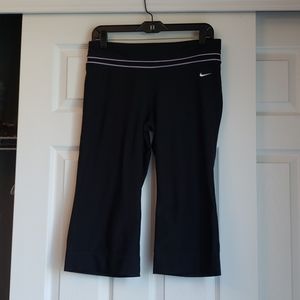 Nike Women crop pants  Size  M(8/10) used